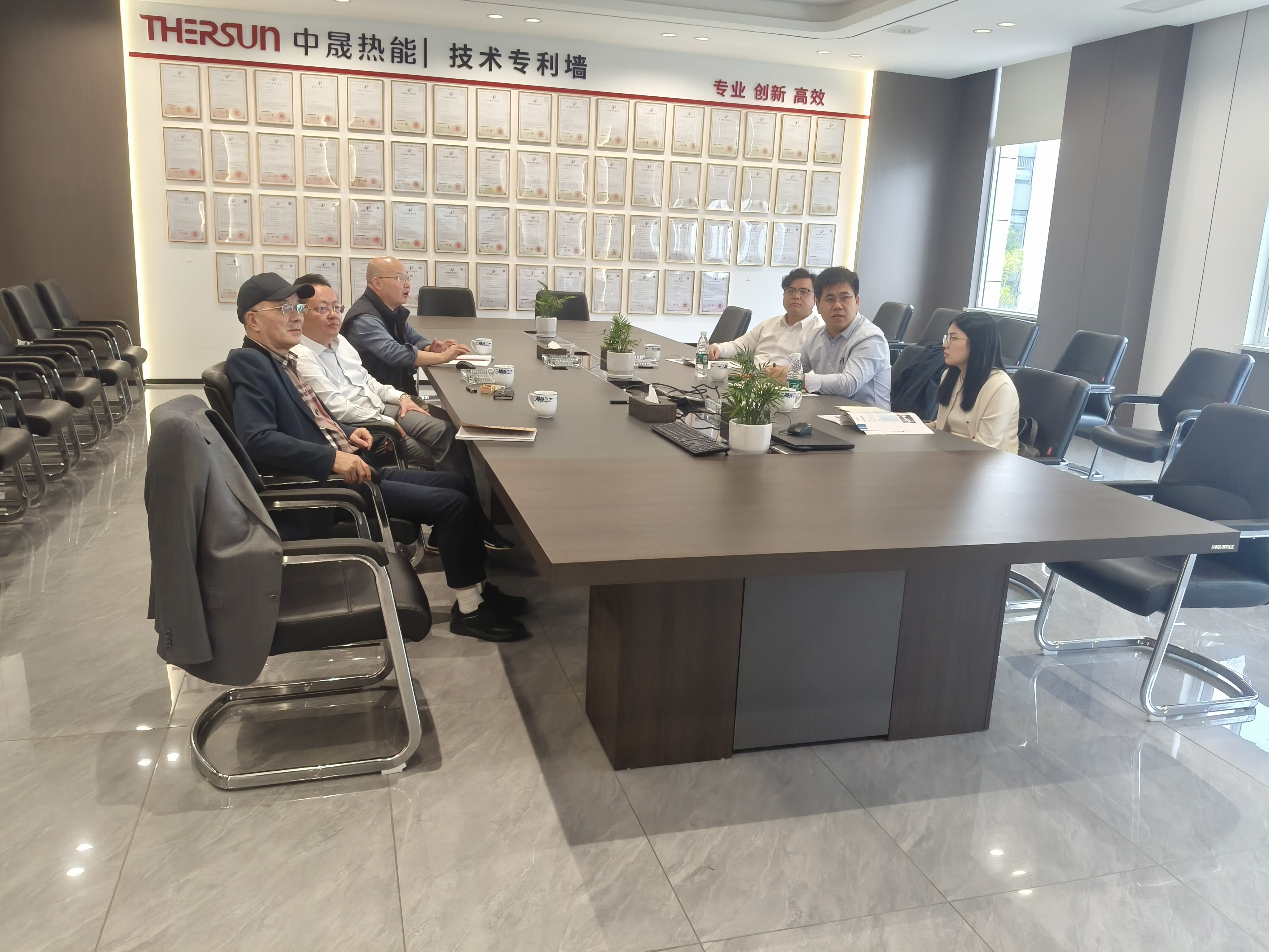 1793148371215366.jpg 26.10.21浙江证券领导.jpg